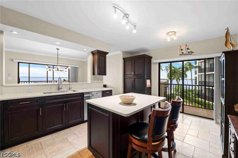 3 bedroom Condominium at 1920 Virginia Ave 203, Pointe Royale, Fort Myers — photo 4