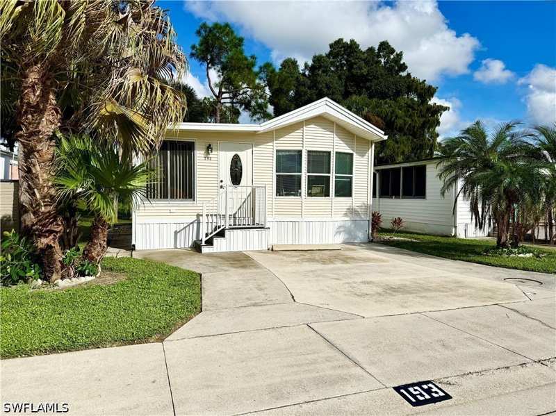 1 bedroom ManufacturedHome at 193 Panther Pass Cir 193, Imperial Wilderness, Naples — photo 1