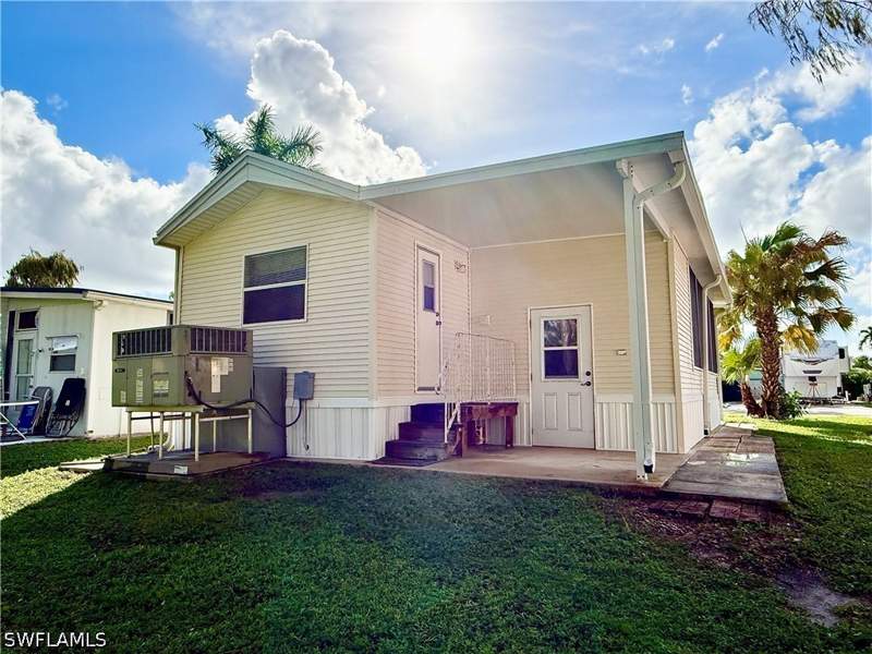 1 bedroom ManufacturedHome at 193 Panther Pass Cir 193, Imperial Wilderness, Naples — photo 5