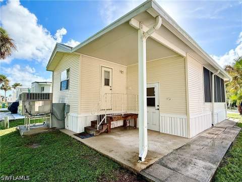 193 Panther Pass Cir 193, Naples FL - photo 7 of 47