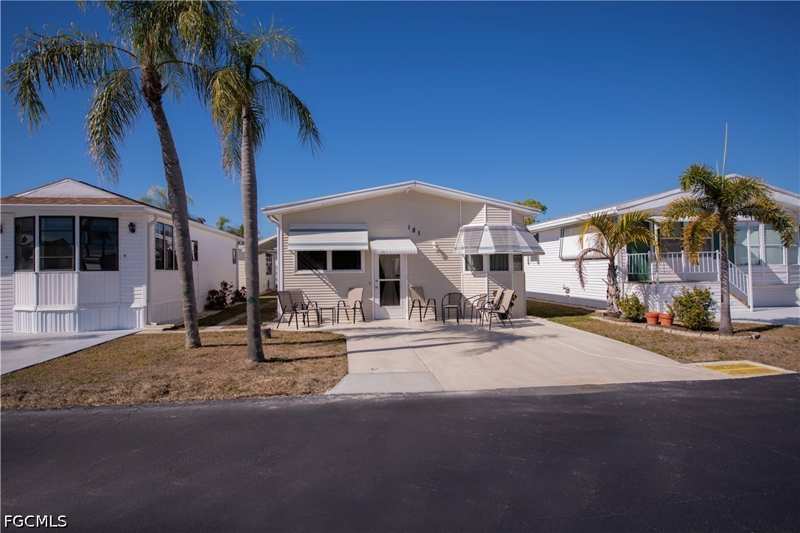 1 bedroom ManufacturedHome at 181 Caravan Cir, Fountain View Rv Resort, North Fort Myers — photo 1