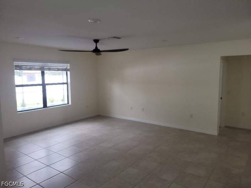 4 bedroom SingleFamilyResidence at 10843 Marlberry Way, Enclaves At Eagle Landing, North Fort Myers — photo 4