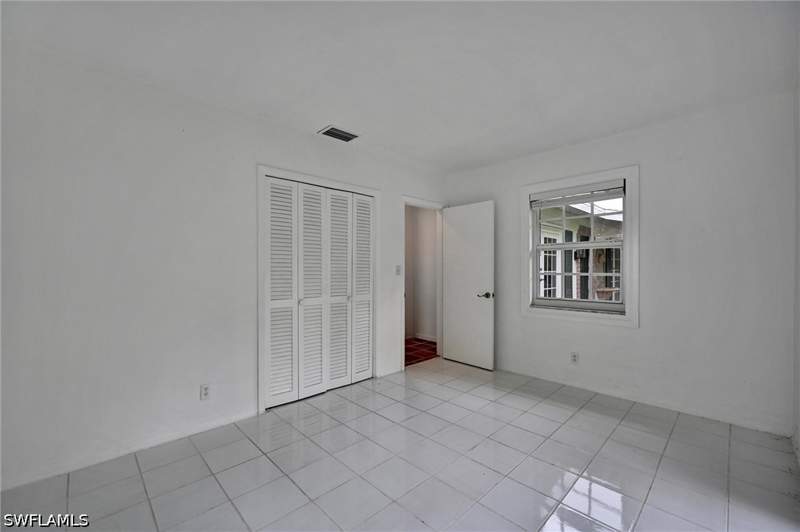 3 bedroom SingleFamilyResidence at 626 Rudder Rd, Moorings, Naples — photo 2