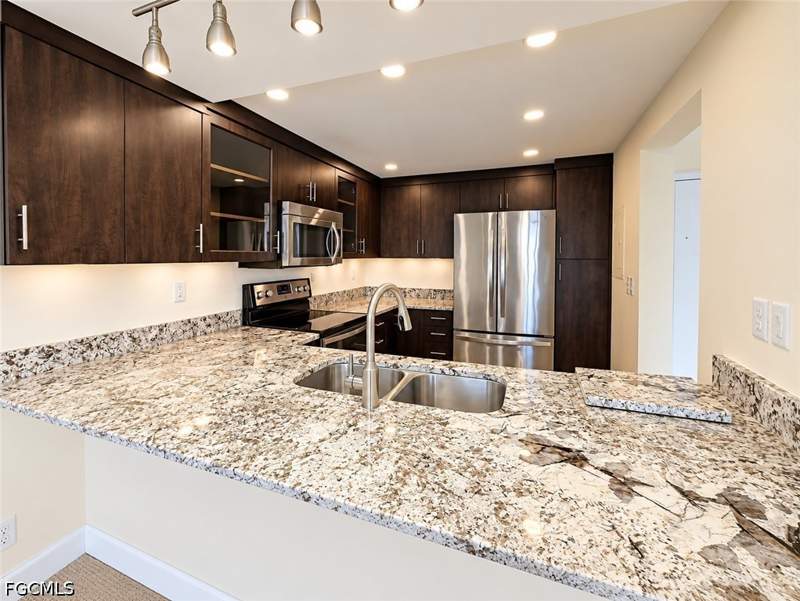 2 bedroom Condominium at 3460 N Key Dr 407, Schooner Bay, North Fort Myers — photo 3