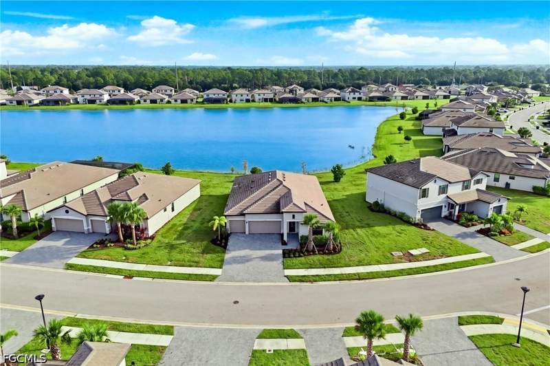 4 bedroom SingleFamilyResidence at 10859 Timber Creek Dr, Timber Creek, Fort Myers — photo 2