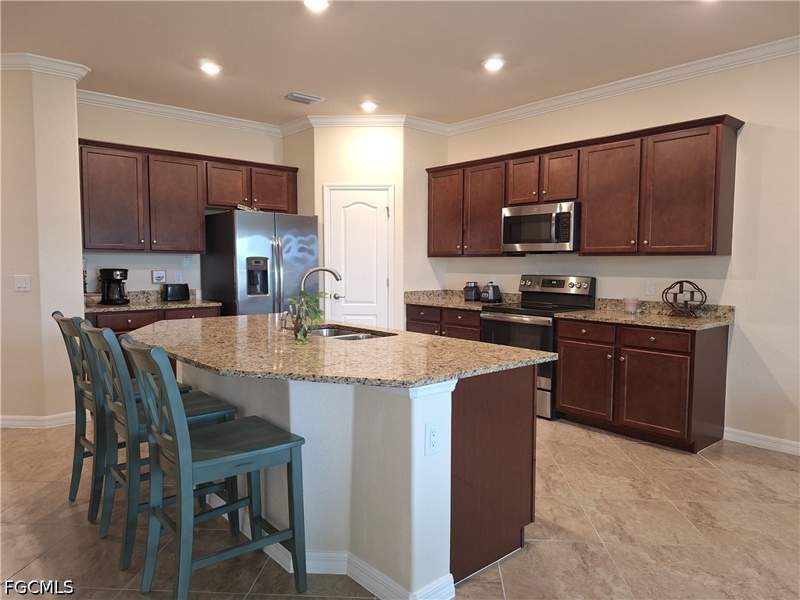3 bedroom SingleFamilyResidence at 1641 Marton Ct, Artesia, Naples — photo 2