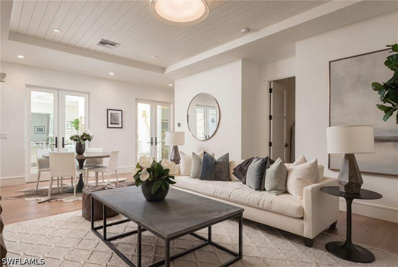 5 bedroom SingleFamilyResidence at 1698 McIlvaine Ct, Marco Island, Marco Island — photo 2