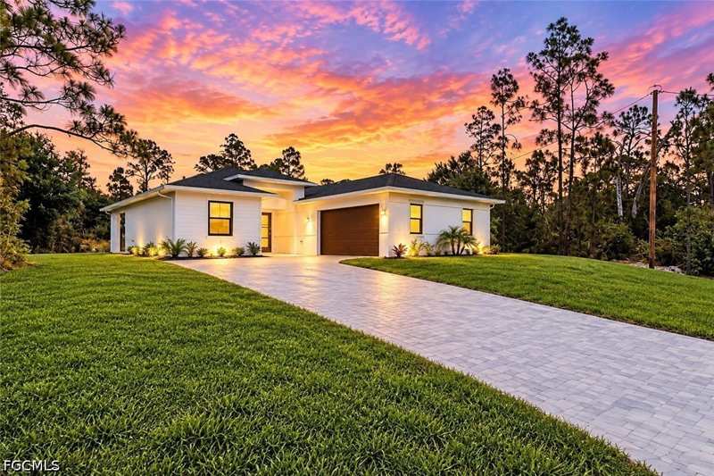 3 bedroom SingleFamilyResidence at 719 Almelia St E, Lehigh Acres, Lehigh Acres — photo 1