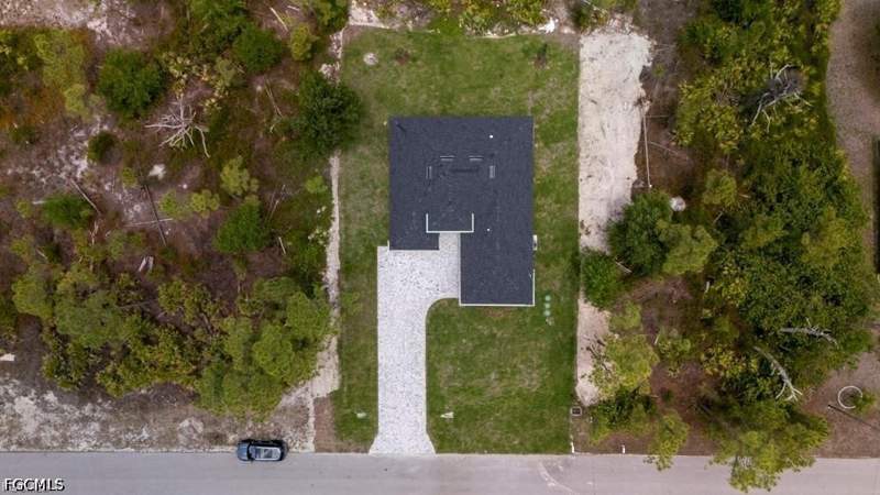 3 bedroom SingleFamilyResidence at 719 Almelia St E, Lehigh Acres, Lehigh Acres — photo 4
