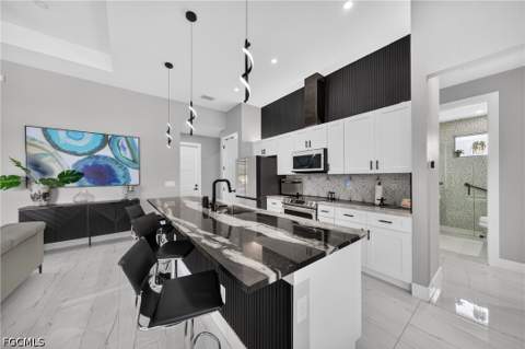 4211 10th St SW, Lehigh Acres FL - photo 10 of 41