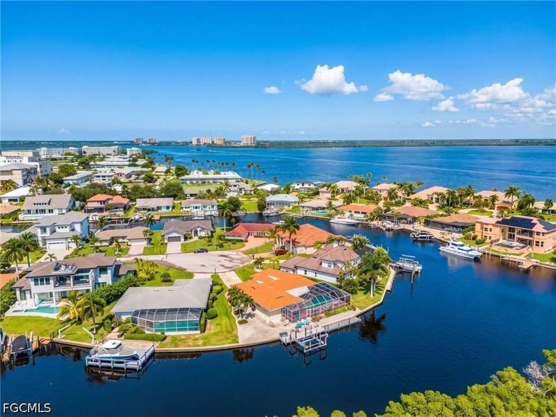 3 bedroom SingleFamilyResidence at 14691 Eden St, Palm Acres, Fort Myers — photo 3