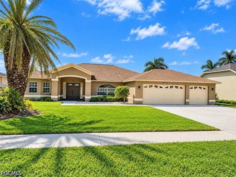4 bedroom SingleFamilyResidence at 738 Milwaukee Blvd, Mirror Lake Estates, Lehigh Acres — photo 1