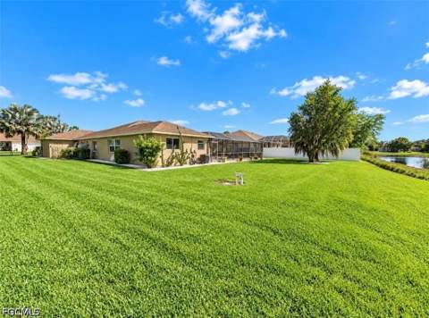 738 Milwaukee Blvd, Lehigh Acres FL - photo 6 of 45