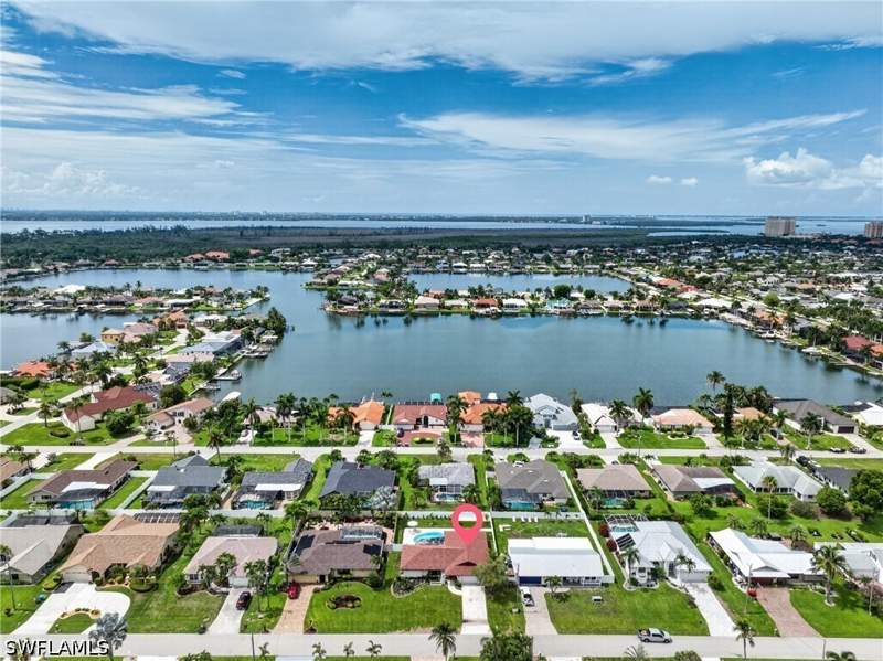 3 bedroom SingleFamilyResidence at 612 SW 51st Ter, Cape Coral, Cape Coral — photo 4