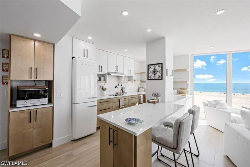 2 bedroom Condominium at 58 N Collier Blvd 708, Gulfview Apts Of Marco Island, Marco Island — photo 4