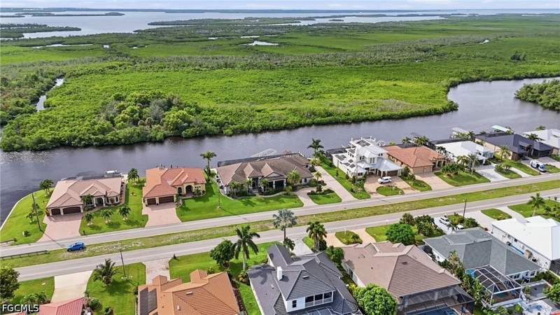 5 bedroom SingleFamilyResidence at 218 Old Burnt Store Rd S, Cape Coral, Cape Coral — photo 4