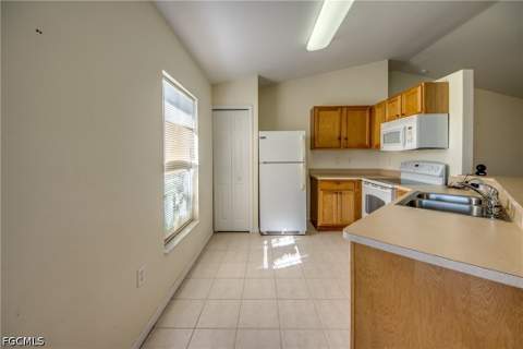 516 NW 26th Ter, Cape Coral FL - photo 6 of 25