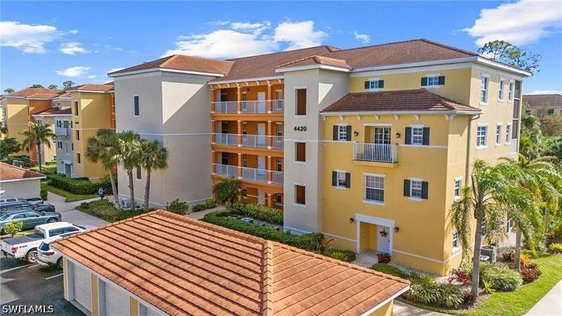 3 bedroom Townhouse at 4420 Botanical Place Cir 307, Botanical Place, Naples — photo 2