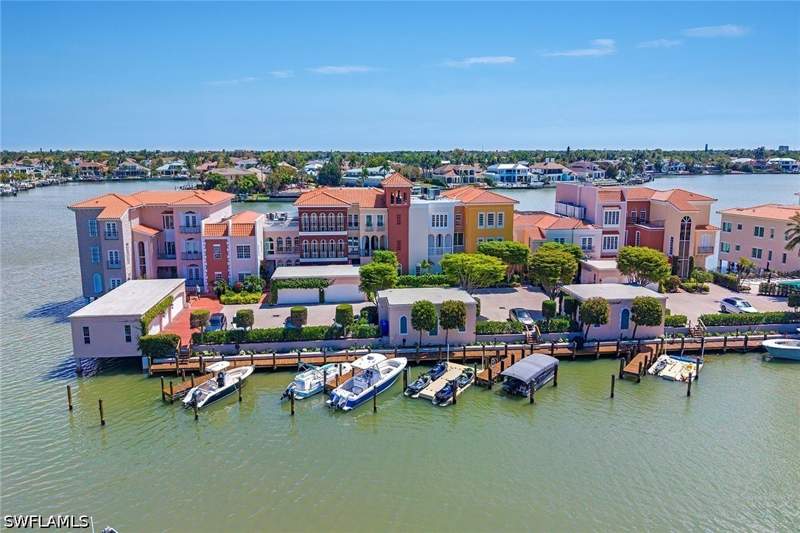2 bedroom Attached at 4000 Gulf Shore Blvd N 2700, Venetian Villas, Naples — photo 2