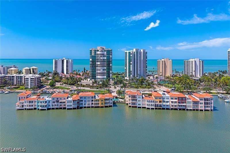 2 bedroom Attached at 4000 Gulf Shore Blvd N 2700, Venetian Villas, Naples — photo 4