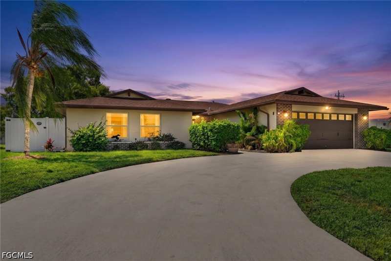 3 bedroom SingleFamilyResidence at 726 SW 51st Ter, Cape Coral, Cape Coral — photo 1