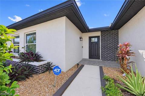 726 SW 51st Ter, Cape Coral FL - photo 6 of 42