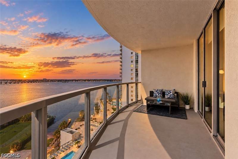 3 bedroom Condominium at 3000 Oasis Grand Blvd 1401, Oasis, Fort Myers — photo 3