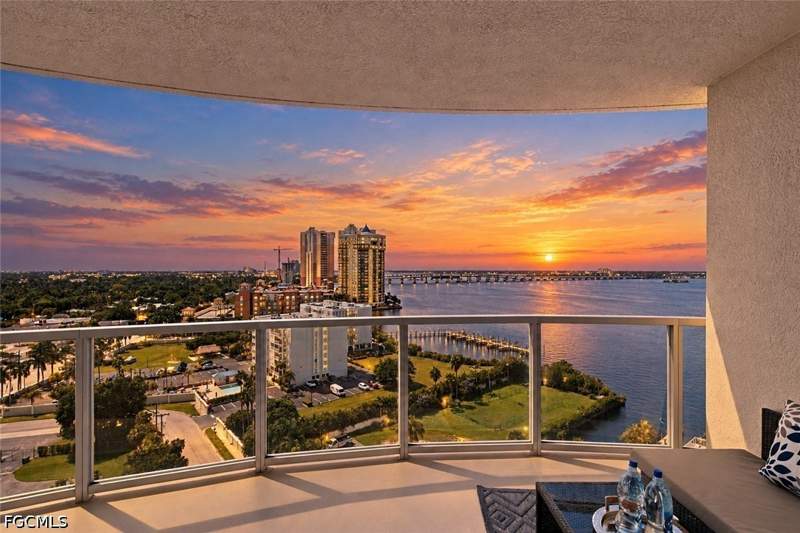 3 bedroom Condominium at 3000 Oasis Grand Blvd 1401, Oasis, Fort Myers — photo 4