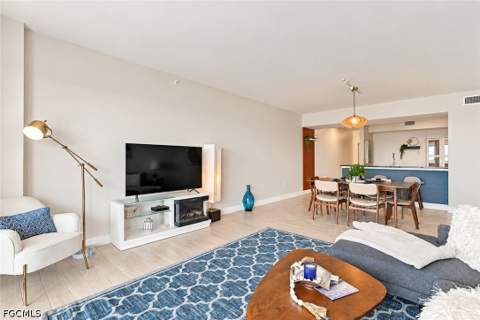 3000 Oasis Grand Blvd 1401, Fort Myers FL - photo 8 of 46