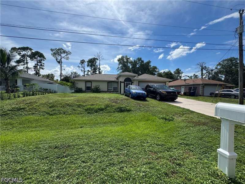 3 bedroom SingleFamilyResidence at 3003 Nadine Ln, Lehigh Acres, Lehigh Acres — photo 1
