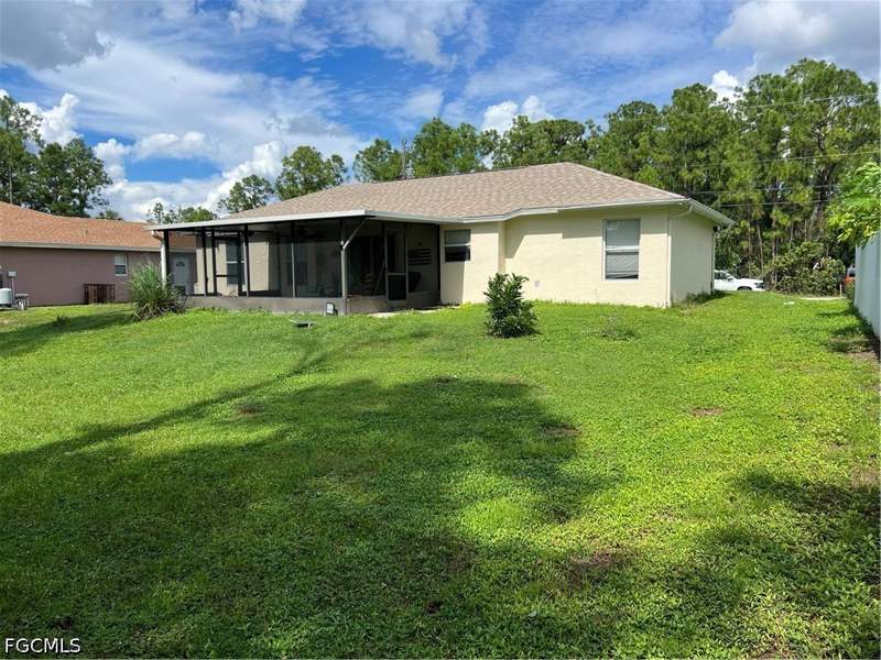 3 bedroom SingleFamilyResidence at 3003 Nadine Ln, Lehigh Acres, Lehigh Acres — photo 4