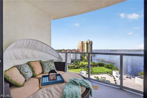 3000 Oasis Grand Blvd 1007, Fort Myers FL - photo 10 of 53