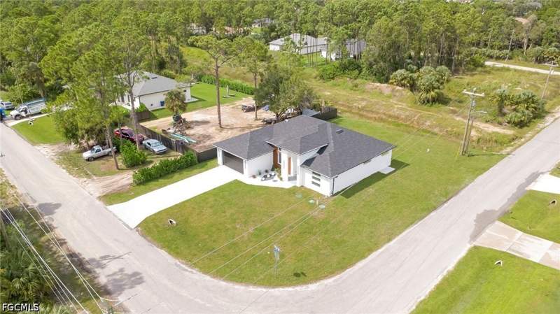 4 bedroom SingleFamilyResidence at 2500 16th St W, Lehigh Acres, Lehigh Acres — photo 2