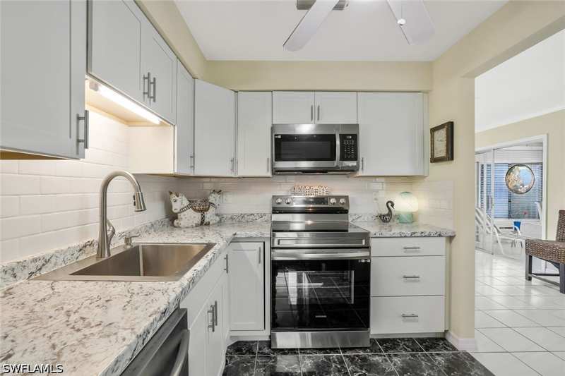 2 bedroom Detached at 9 Hackney Ln A34, Royal Park Villas, Naples — photo 1