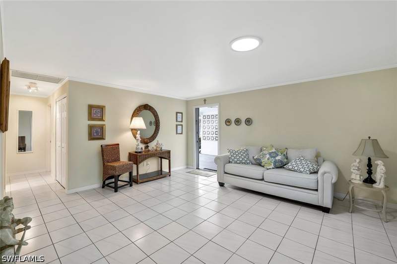 2 bedroom Detached at 9 Hackney Ln A34, Royal Park Villas, Naples — photo 4