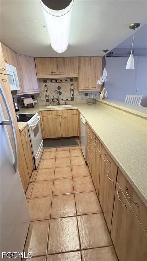 1900 Clifford St 603, Fort Myers FL - photo 10 of 29