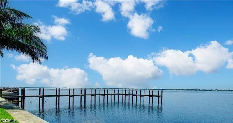 2 bedroom Condominium at 1900 Clifford St 603, Riverside, Fort Myers — photo 3