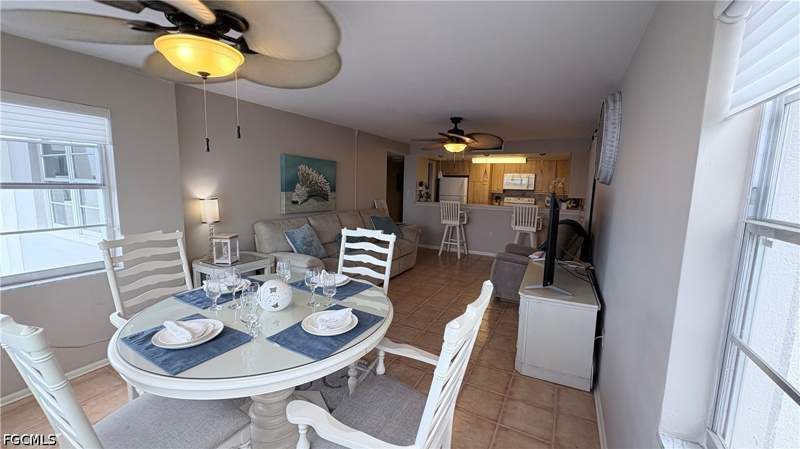 2 bedroom Condominium at 1900 Clifford St 603, Riverside, Fort Myers — photo 5