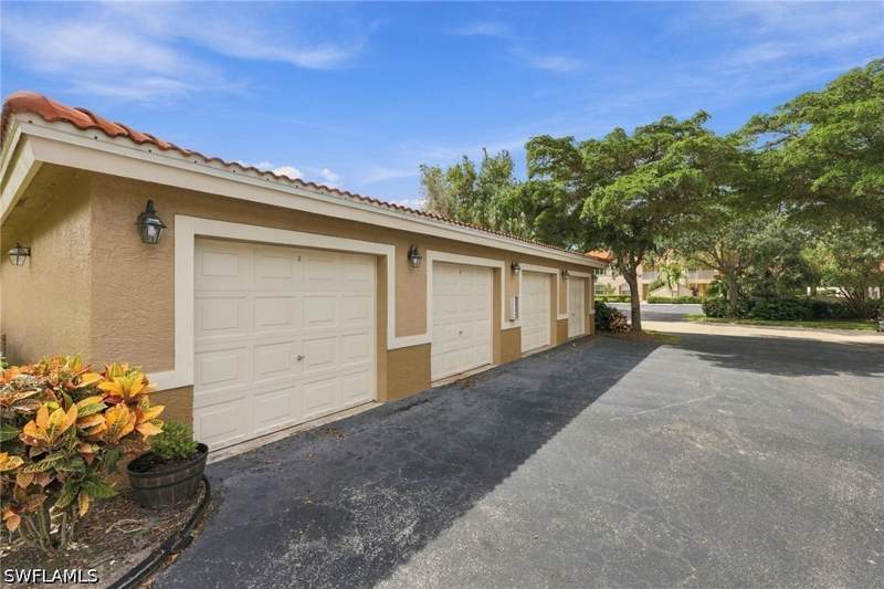 2 bedroom Condominium at 6610 Huntington Lakes Cir 103, Huntington Lakes, Naples — photo 2