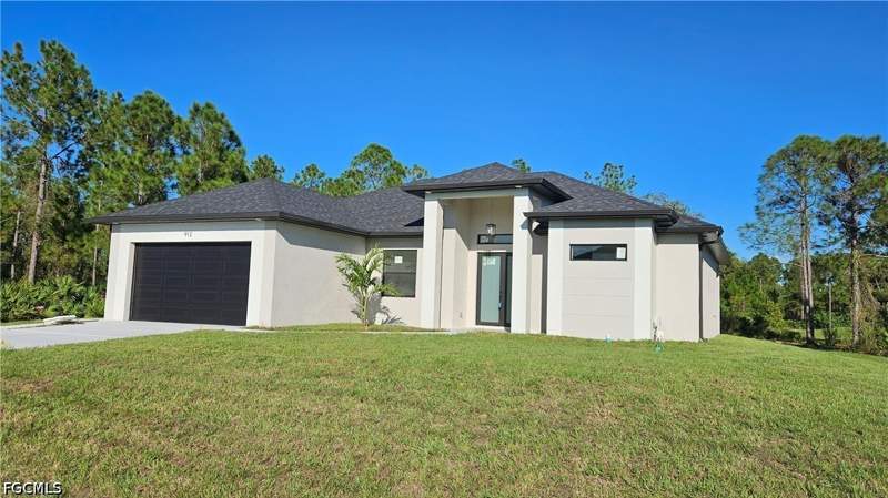 4 bedroom SingleFamilyResidence at 912 Hibiscus Ave, Lehigh Acres, Lehigh Acres — photo 2