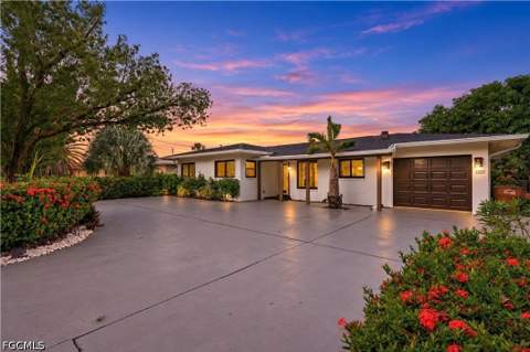 5329 Cocoa Ct, Cape Coral FL - photo 7 of 62