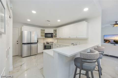 780 Waterford Dr 101, Naples FL - photo 6 of 24