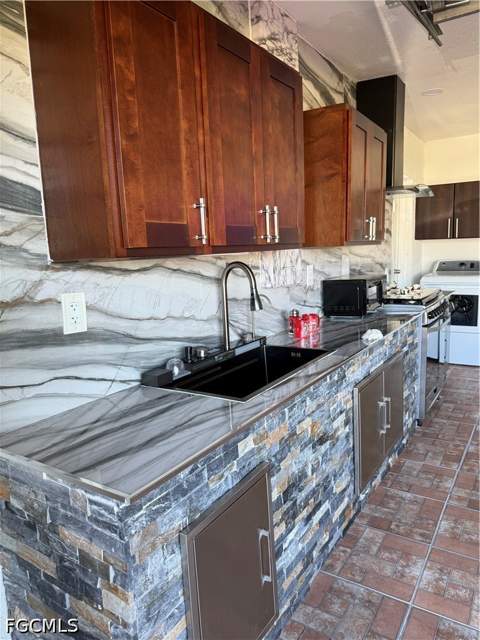3315 37th St SW, Lehigh Acres FL - photo 10 of 48