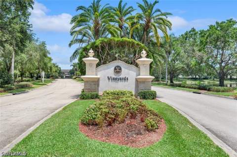605 El Camino Real 102, Naples FL - photo 22 of 31