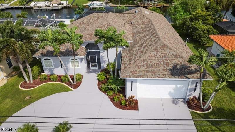4 bedroom SingleFamilyResidence at 1203 SE 21st St, Cape Coral, Cape Coral — photo 3