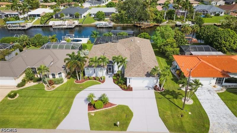 4 bedroom SingleFamilyResidence at 1203 SE 21st St, Cape Coral, Cape Coral — photo 4