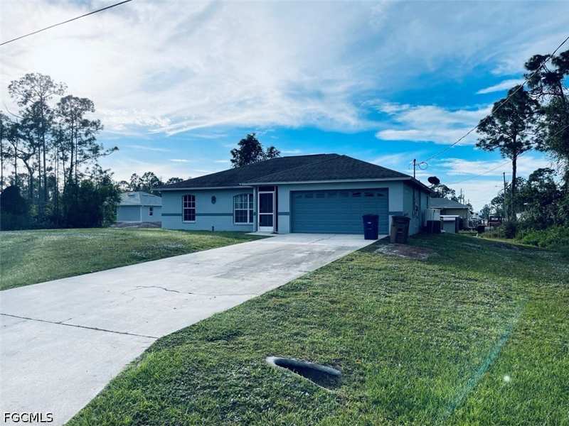 3 bedroom SingleFamilyResidence at 5557 Benton St, Lehigh Acres, Lehigh Acres — photo 1