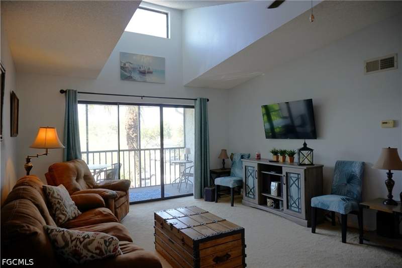 2 bedroom Condominium at 4701 Lakeside Club Blvd 19, Pine Ridge Of Fort Myers Village, Fort Myers — photo 2