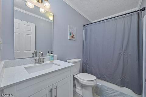 11390 Azalea Ln, Fort Myers Beach FL - photo 10 of 38