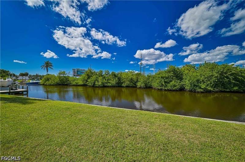 2 bedroom ManufacturedHome at 11390 Azalea Ln, Bayside Estates, Fort Myers Beach — photo 3